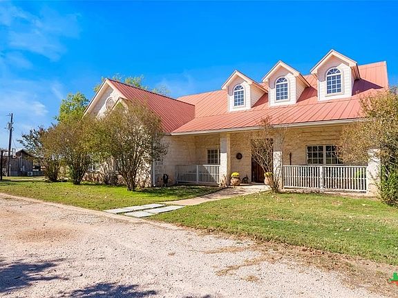 2nd image of 948 Upper Elgin River Rd