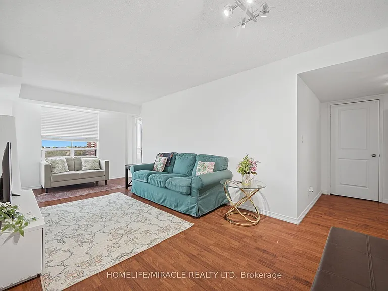 8 Rosebank Dr #8 — Photo 14