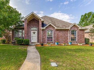 810 Valleycreek Rd, Mesquite, TX 75181