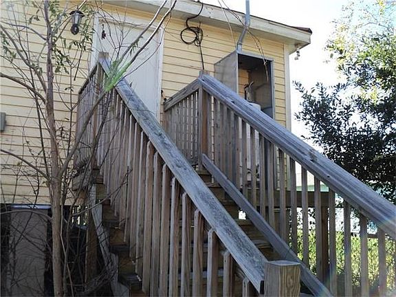 3rd image of 9415 Fig St