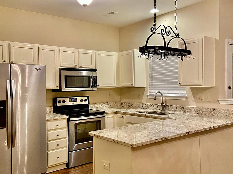 18626 Oakhurst Blvd — Photo 11