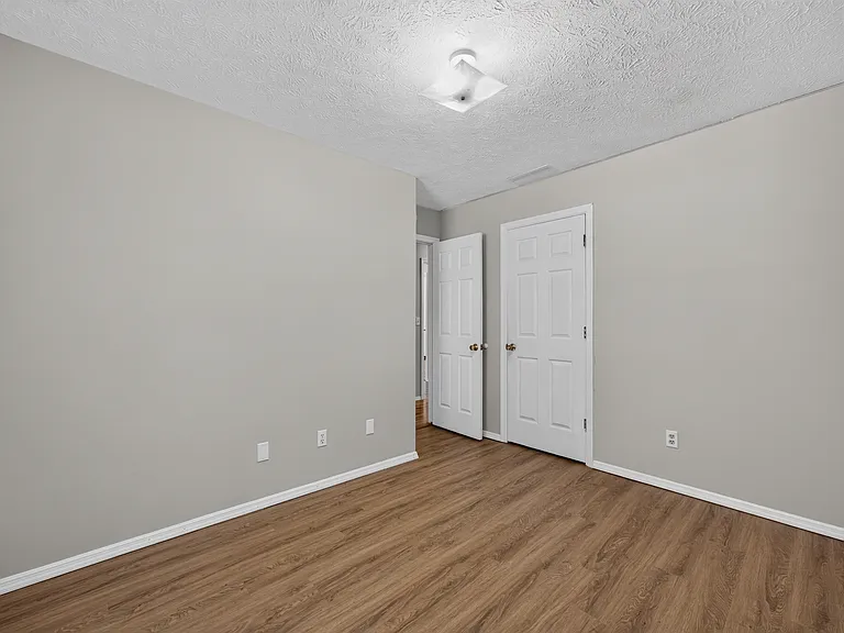 1339 S Hickory Grove Ln — Photo 9