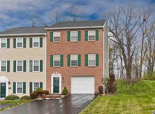 2252 N Point Dr, York, PA 17406