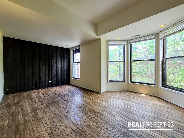 600-06 W Surf St — Photo 20