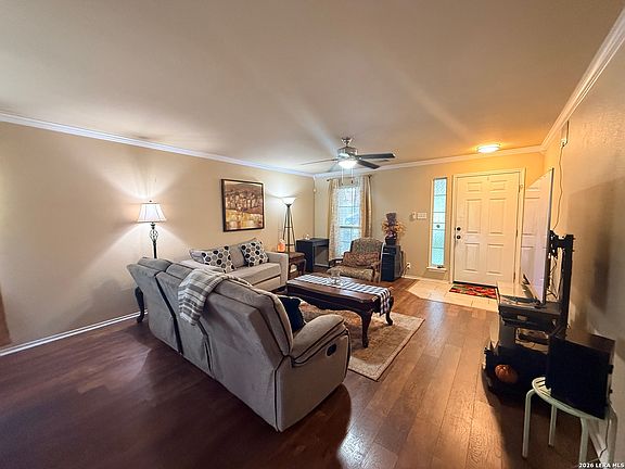 4th image of 10526 Springwood Sq