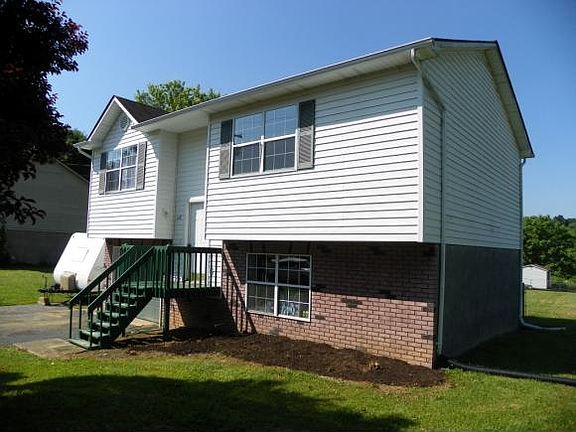 2nd image of 108 Kings Mountain Ct