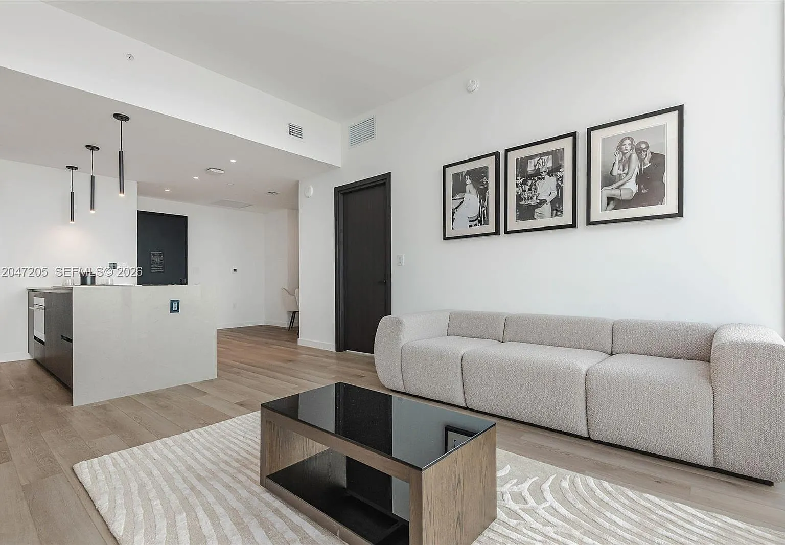 2 bed, 2.0 bath, 1169 sqft, $5,700 — Photo 3