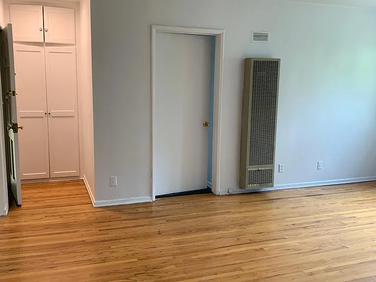 408 N Doheny Dr #4 — Photo 10