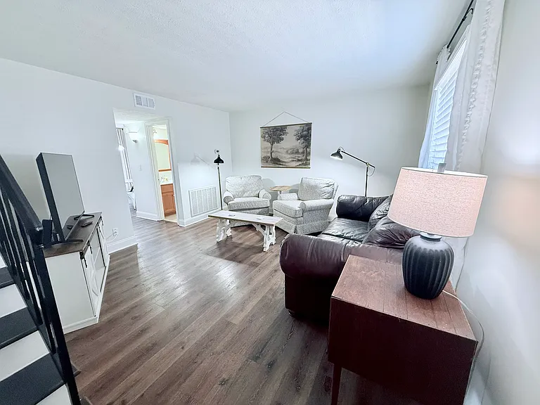 4848 Westport Rd — Photo 1