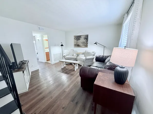 4848 Westport Rd, Louisville, KY 40222