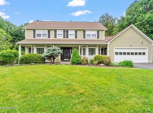 215 Shaker Ridge Dr, Schenectady, NY 12309