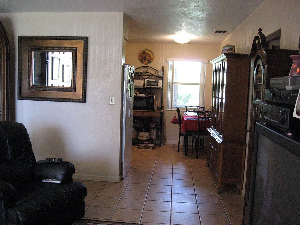 Living dining area