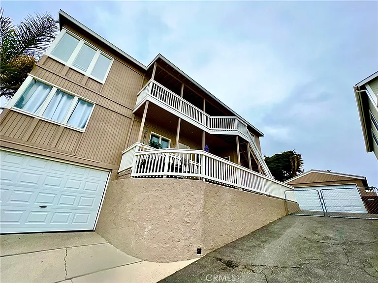 2613 Calle Del Comercio #B — Photo 4
