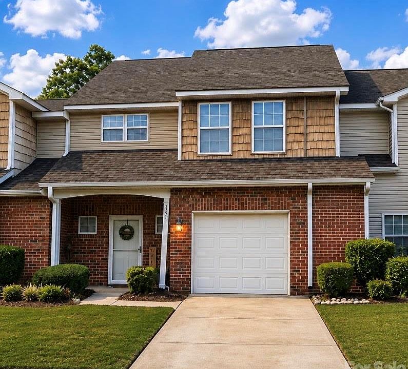 1st image of 321 Valley Brook Ln SE