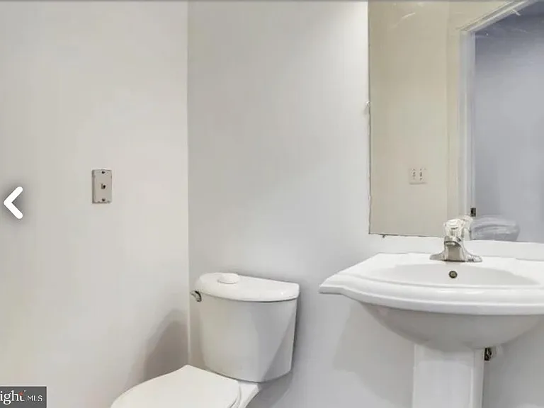 111 E Cross St — Photo 11