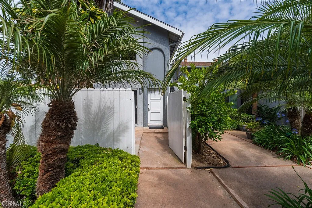 Building Photo - 9552 Bickley Dr #7