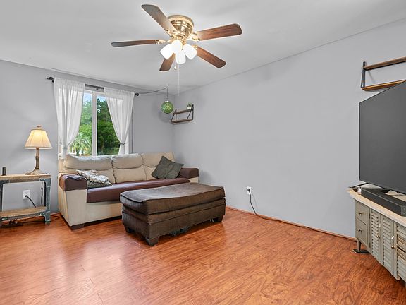 4th image of 273 Farmdale Dr