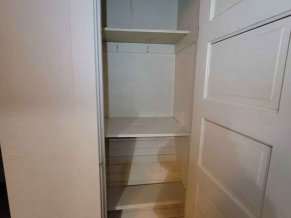3rd image of 4110 Cleveland Ave #2