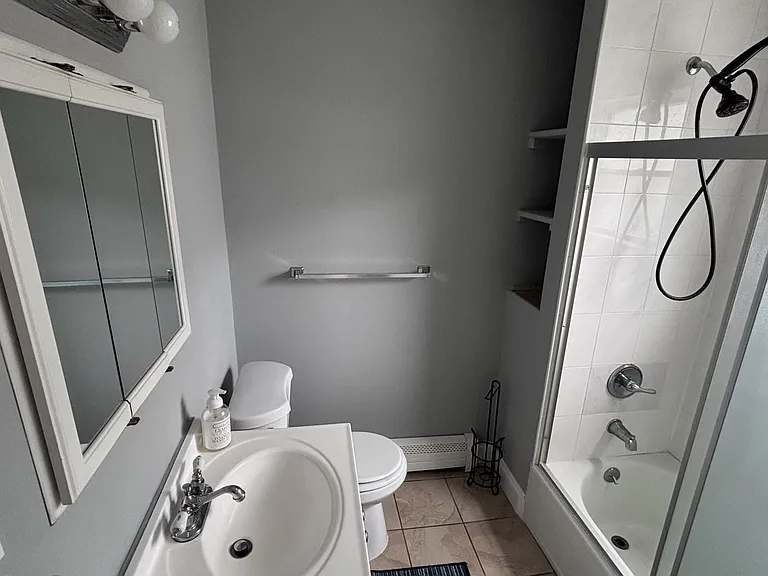 196 Devon St #1 — Photo 11