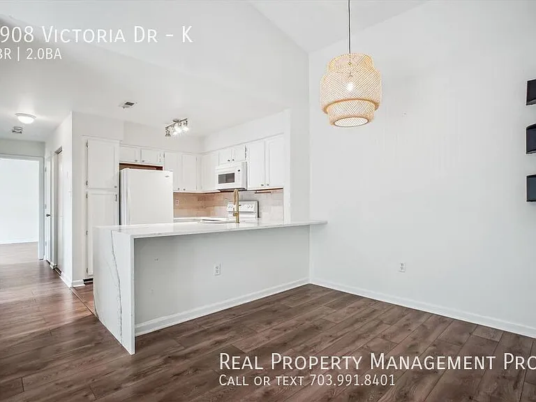 6908 Victoria Dr #K — Photo 6