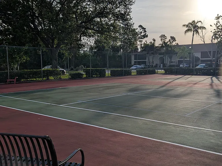 Community tennis