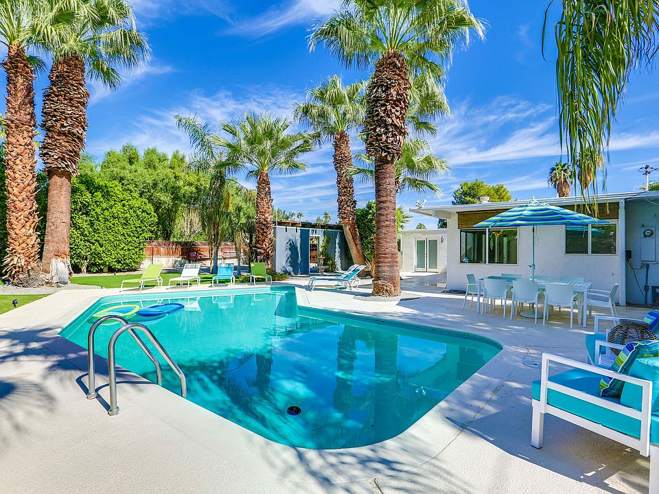 Mid-Century Modern Oasis