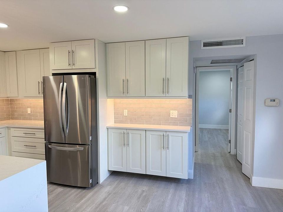 1st image of 214 Monaco Dr