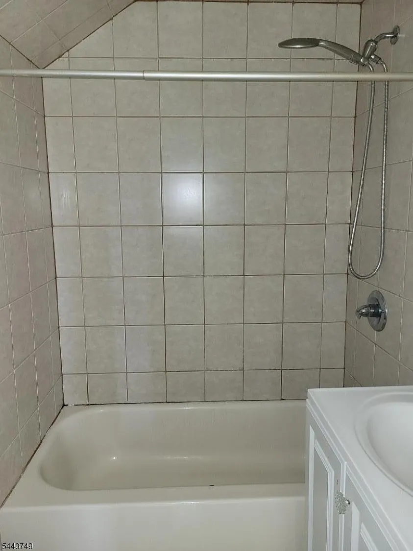 1 bed, 1.0 bath, $1,650 — Photo 4