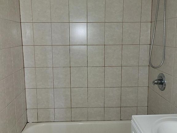 4th image of 44 King St Floor 3