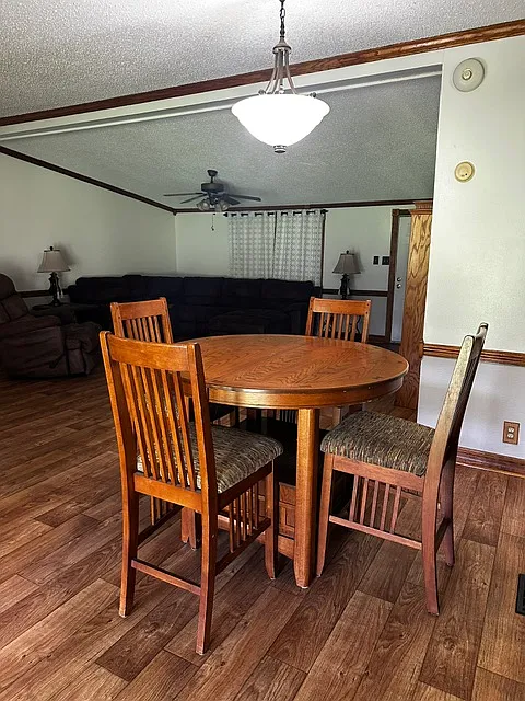 4 bed, 2200 sqft, $3,500 — Photo 3