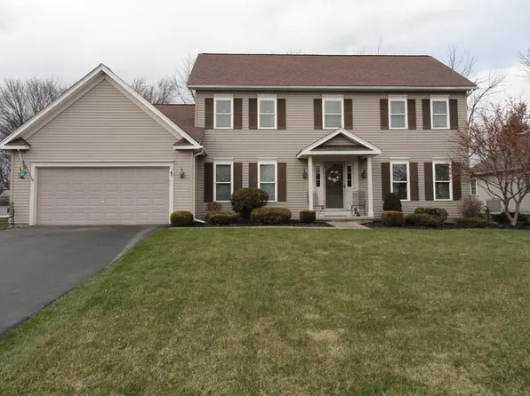 98 Cape Henry Trl, West Henrietta, NY 14586