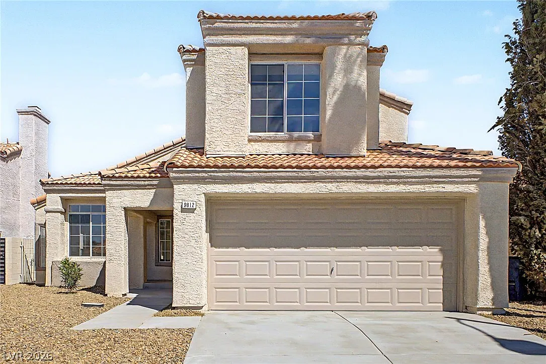 4 bed, 3.0 bath, 2320 sqft, $3,500 — Photo 2