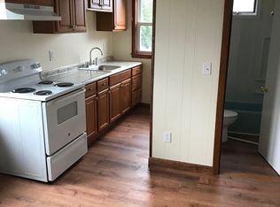 127 Robinson Ave FLOOR 2, Pawtucket, RI 02861