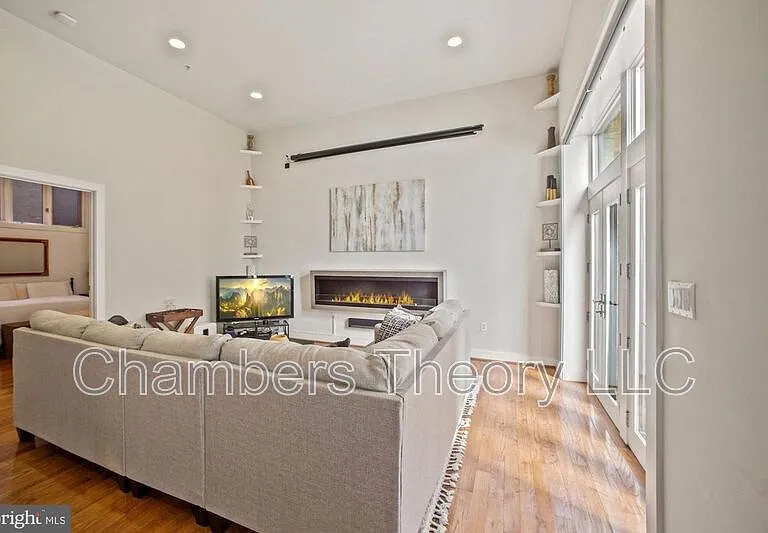 2357 Champlain St NW #102 — Photo 15