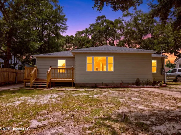 1662 Hollywood Blvd, Biloxi, MS 39531