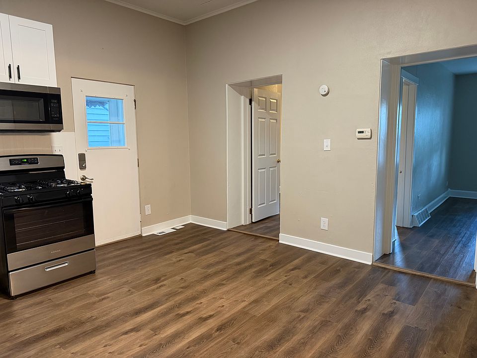 Living / Dining Area