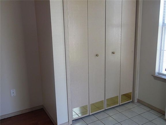 4th image of 1206 Lo Mar St