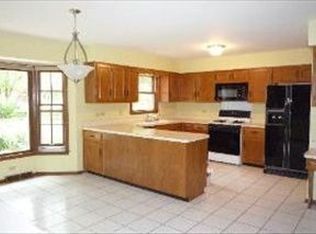 1928 Richton Dr, Wheaton, IL