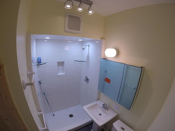 4th image of 2049 W Shakespeare Ave