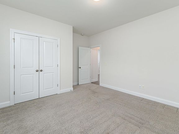 5th image of 509 Maple Valley Loop