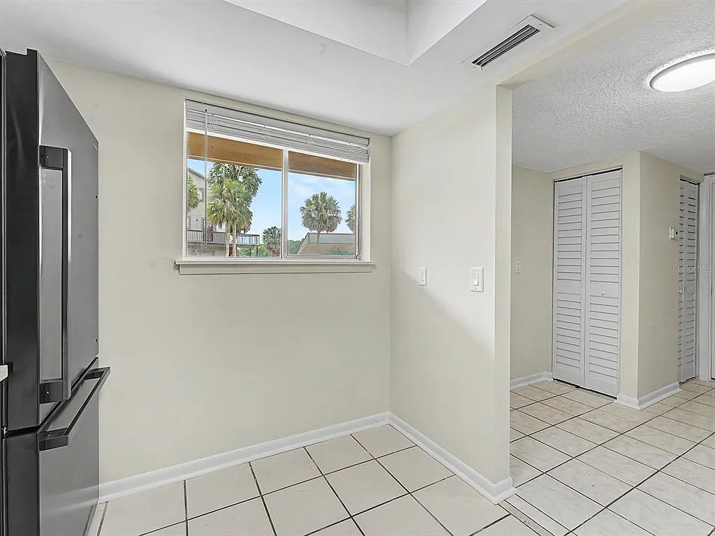 Building Photo - 6314 Newtown Cir #14A2