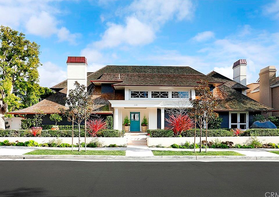 1st image of 220 Poinsettia Ave