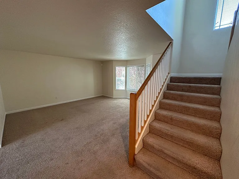 3324 Mia St NE — Photo 5