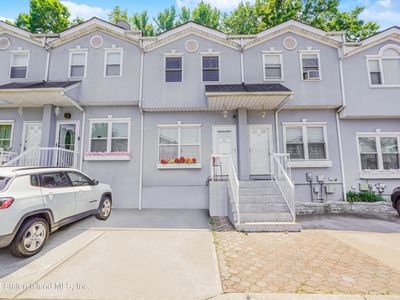32 Crown Ct, Staten Island, NY, 10312