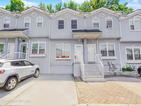 32 Crown Ct, Staten Island, NY 10312