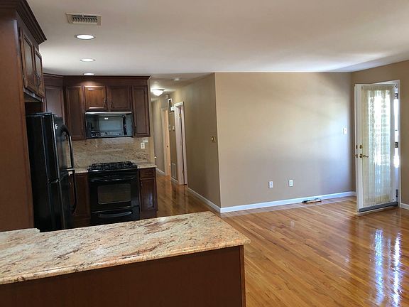5th image of 228 Liberty Ave #1