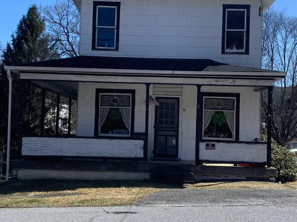20 Coal St, Middleport, PA 17953