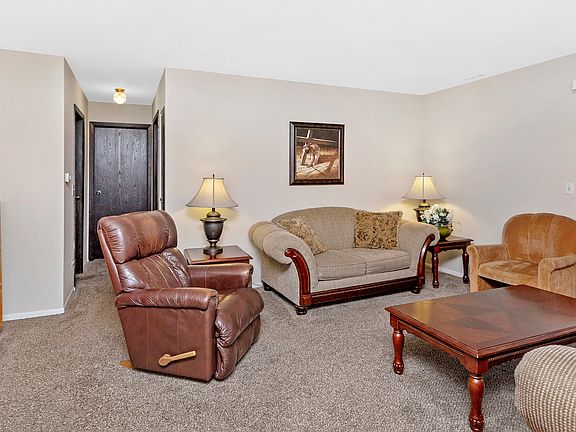 4th image of 860 Yosemite Trl APT A