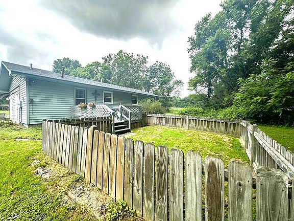 3rd image of 15931 Missouri Dr