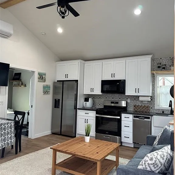 2404 W Mills Dr — Photo 4